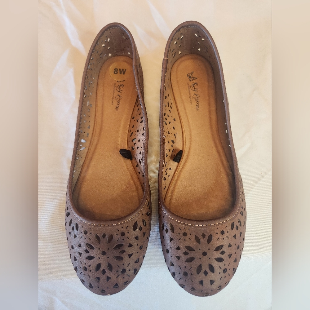 Self Esteem shoes. Brown Flats. Women's size 8
